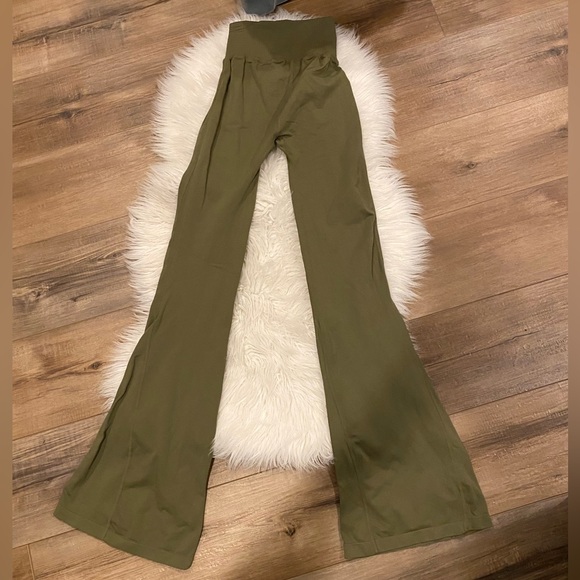 FP Movement by Free People Pants - NEW Free People FP Movement Moss Green Good Karma Flare Leggings XS/Small